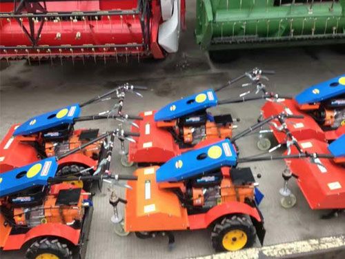 四驅(qū)微耕機(jī)